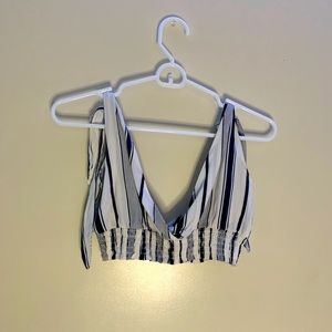 Sailor style super cropped top with tying shoulder